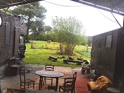 Terre Étoile, dans le hangar