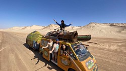 Convoi dans le désert marocain